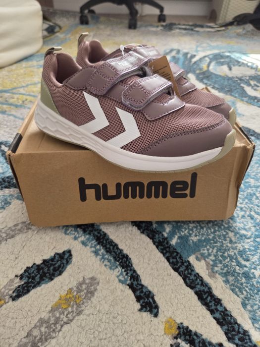 Новые кроссовки 34 размера