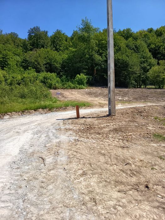 Teren intravilan de vânzare