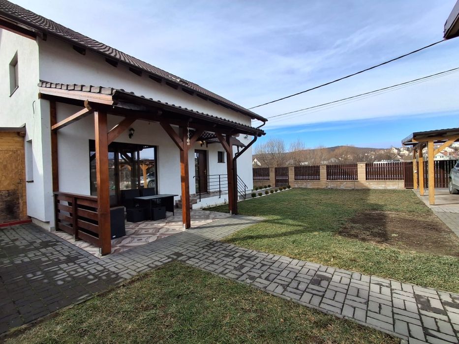 Casa duplex utilata si parțial mobilată in Livezeni ,asfalt,in zona de