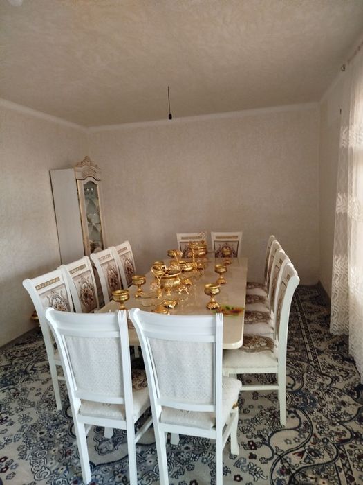 12 tali sotl va stul sotiladi