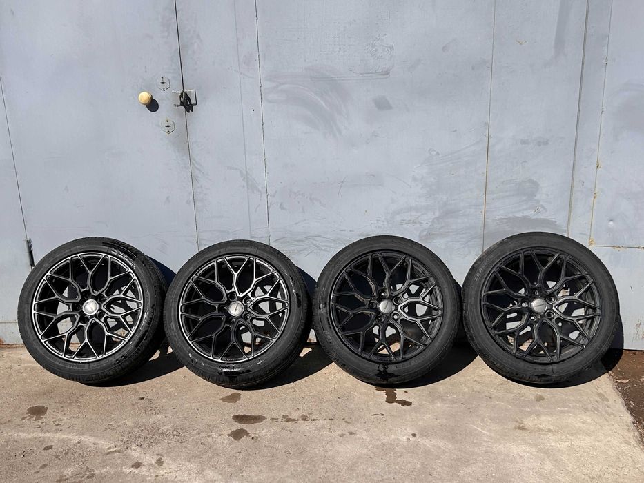 Комплект дисков с резиной.