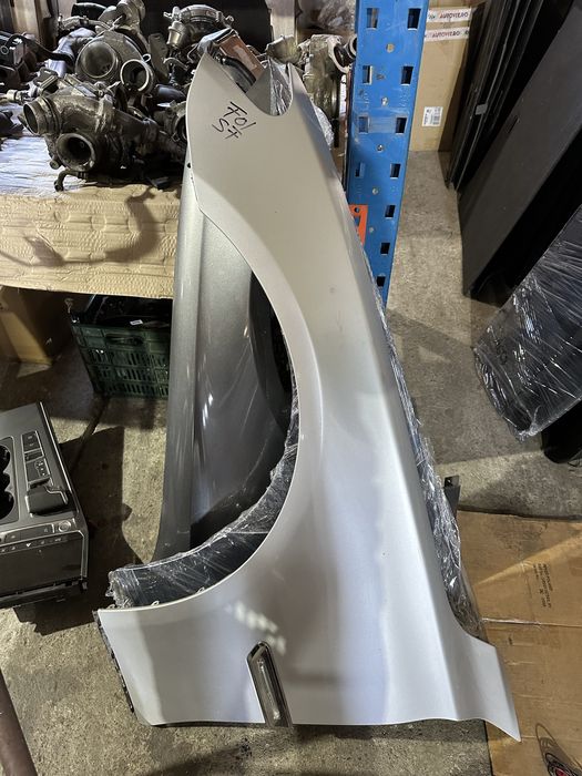 Aripa stanga BMW Seria 7 F01 F02, 2009-2015