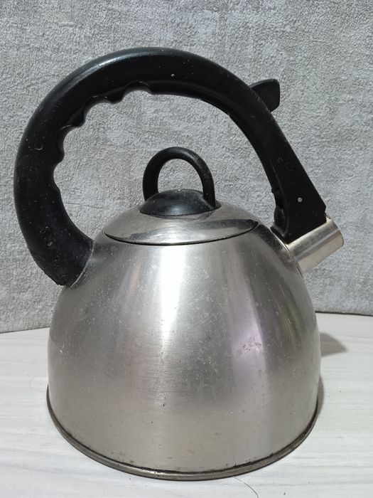 Чайник металлический.