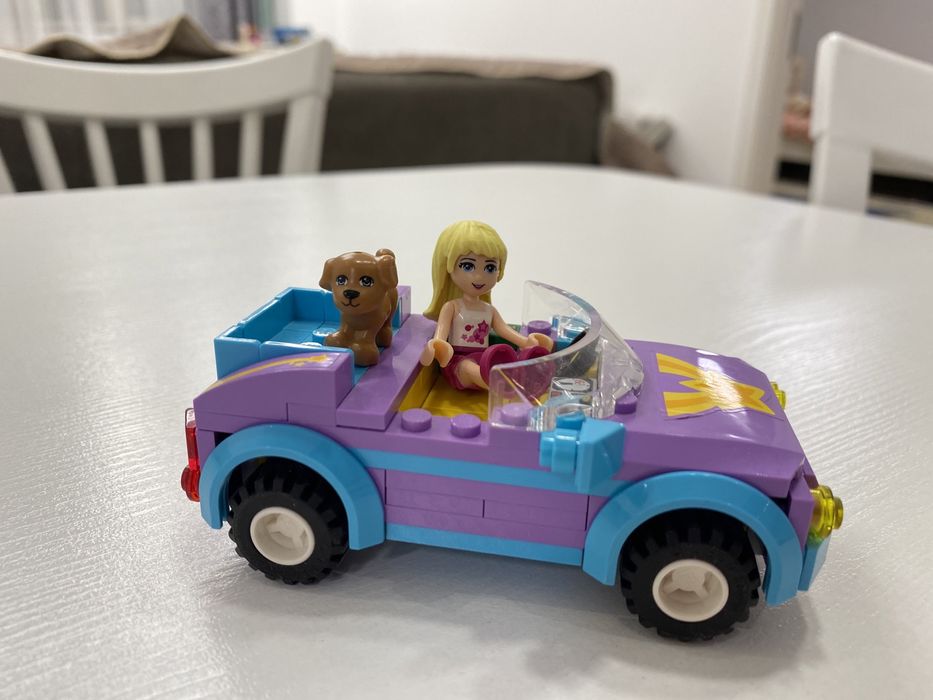 Продам машинку Лего