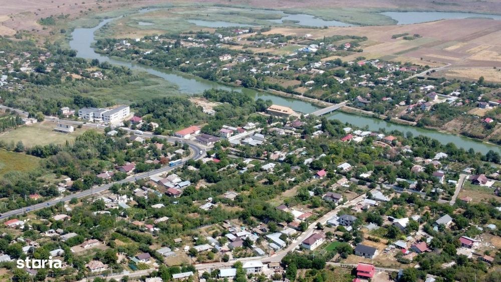 Teren langa lac Naipu