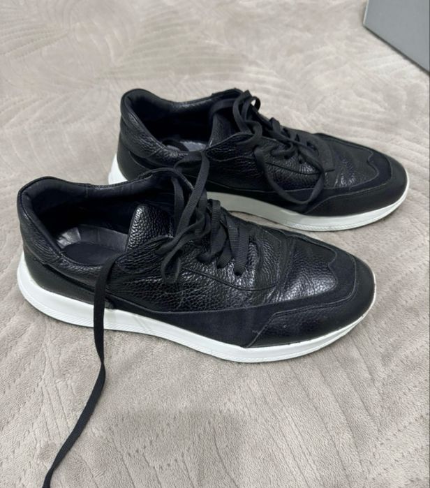 Кроссовки женские кожаные