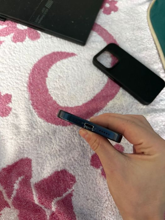 Обменяю Айфон 15 про на андройд