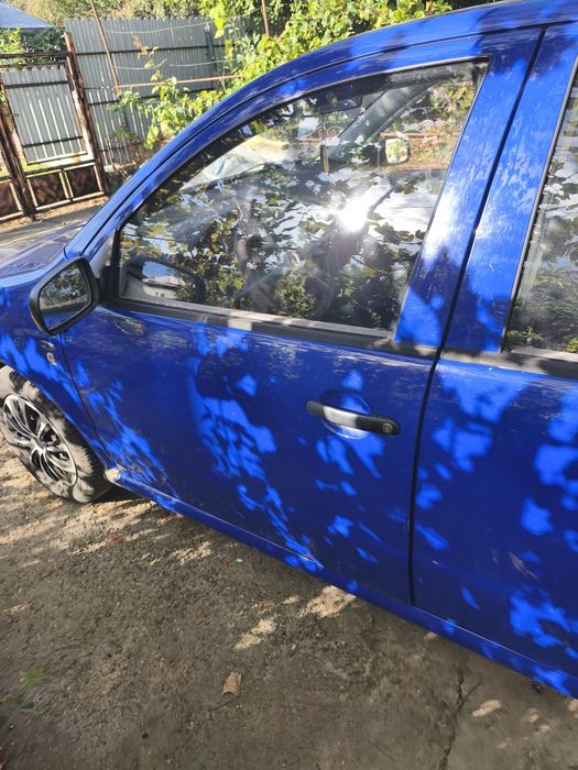Vând skoda fabia 1.4 mpi