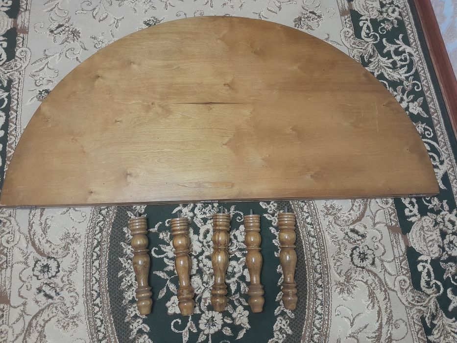 Продам круглый стол