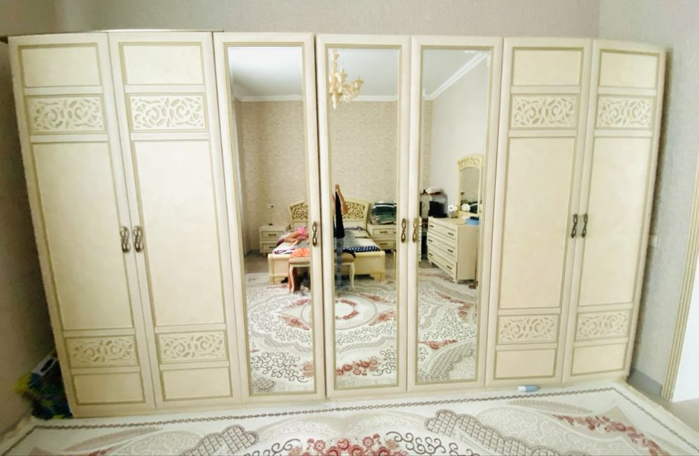 Спальный гарнитур