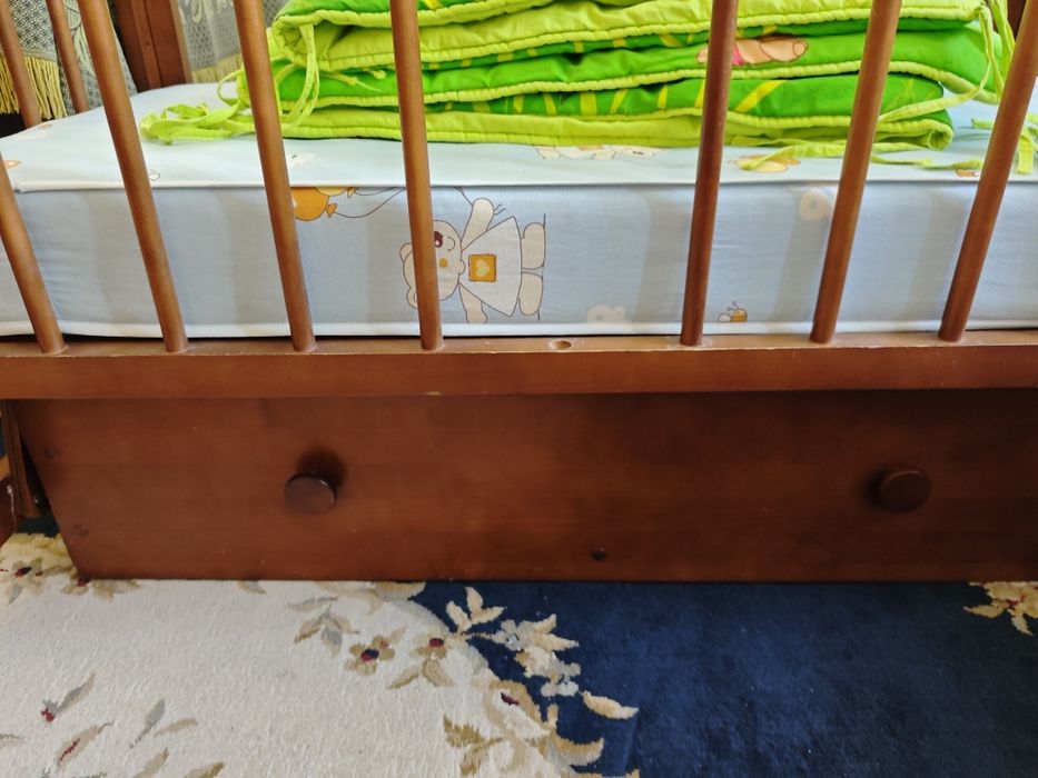 Манеж массив дерево с маятником