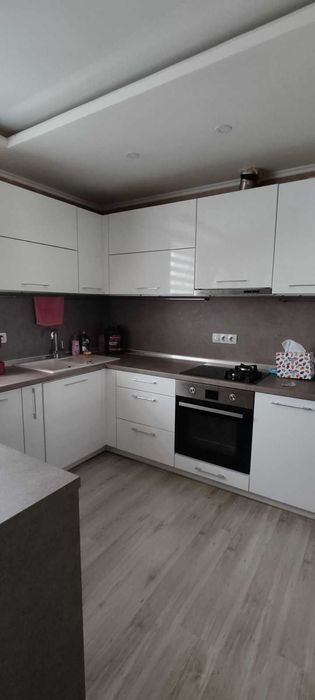 Продава се Двустаен апартамент в Бургас, Славейков - 65 кв.м за 2000 €/кв.м - Снимка #3