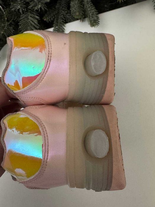 Роликовые кроссовки с подсветкой, размер 33