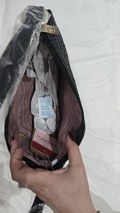 Черна чанта Doca с колан