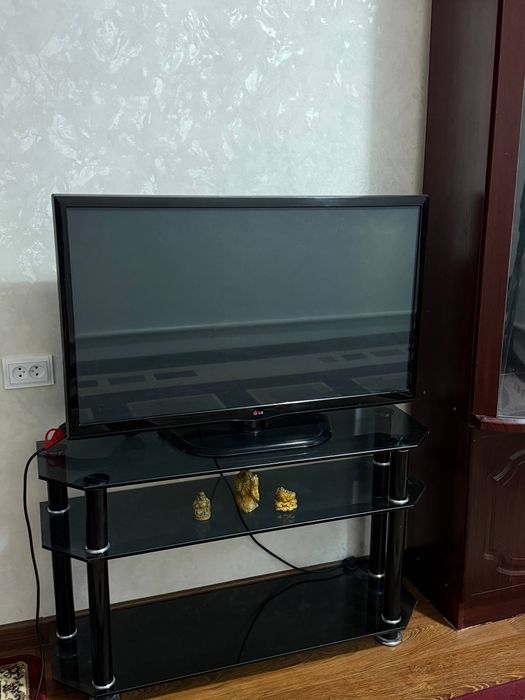 Телевизор LG Сатылады 107 см