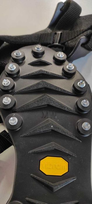 Туристически котки,сменяеми шипове против хлъзгане!Германия - НОВИ