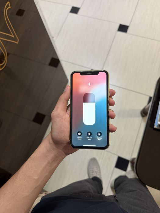 Iphone xr 64gb holati ideal