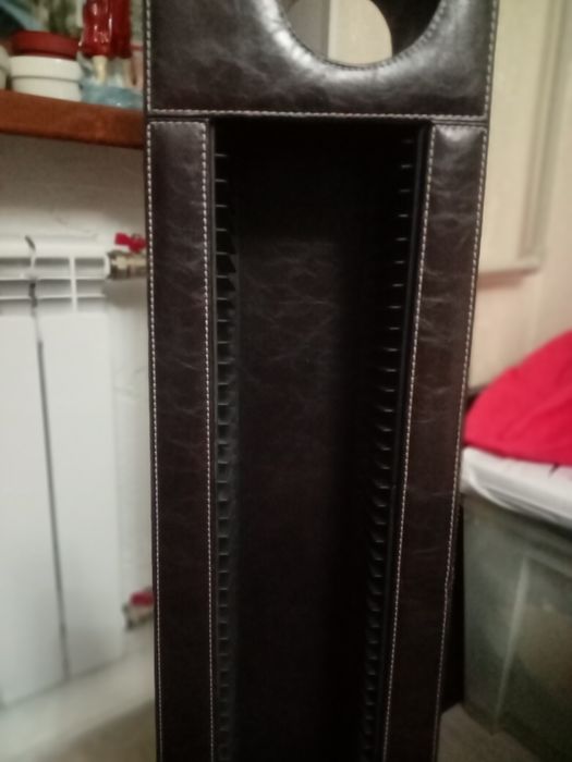 Торшер из натуральной кожи.