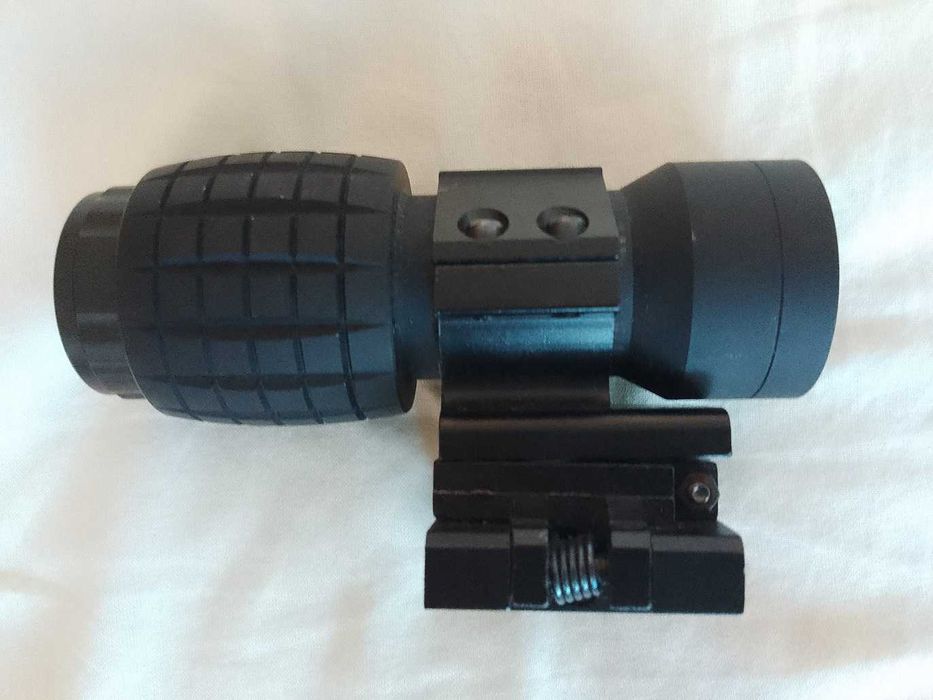 Sistem Holografic de Ochire cu Magnificator Editie Militara si P0litie