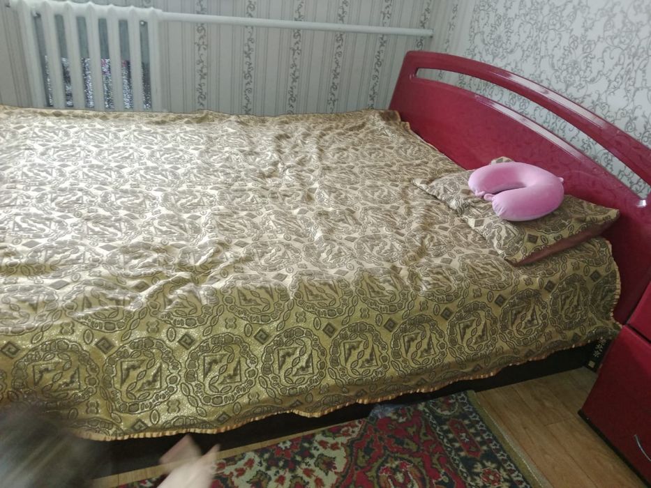 Продам спальный гарнитур