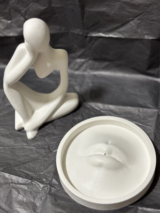 Гипсовая подставка для аромапалочек в форме губ