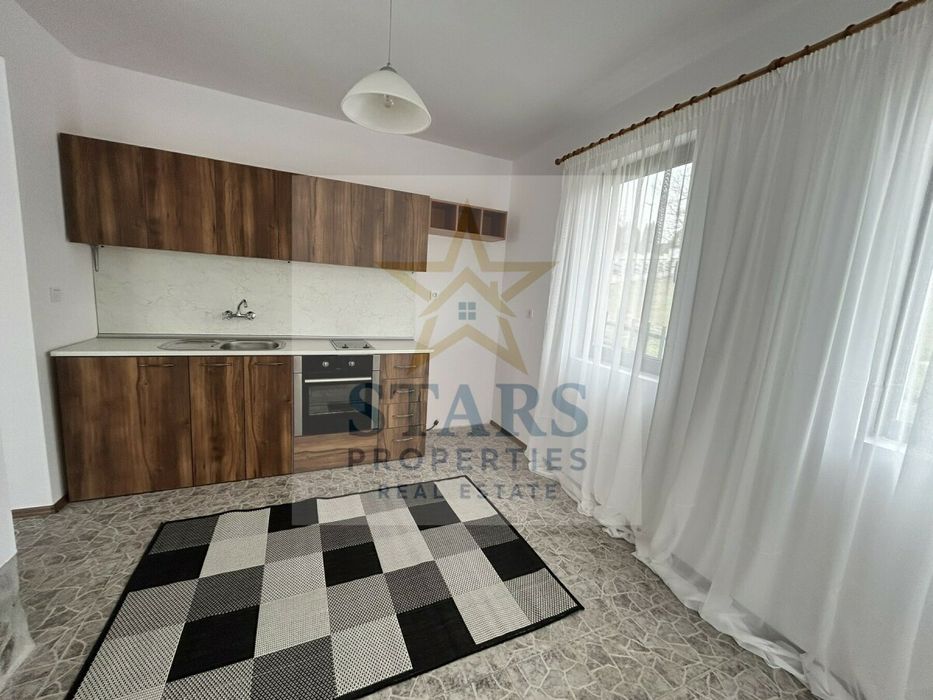 Продажба Къща гр. Балчик - с. Църква 134m² и двор 500m²