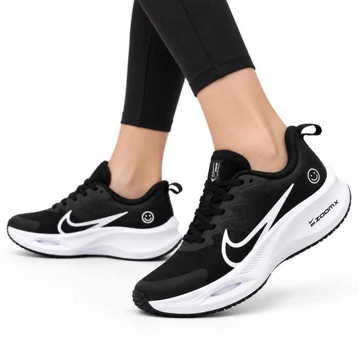 Женские кроссовки Nike