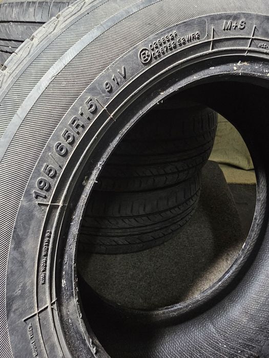 Продам шины 195/65R15