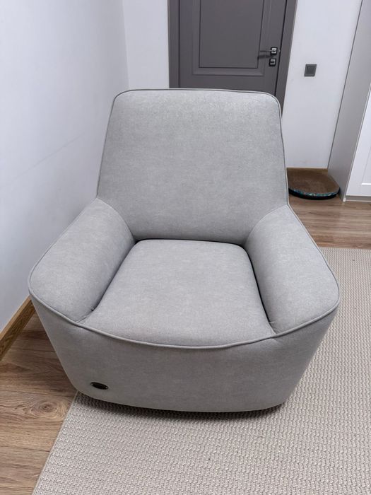 Кресло вращается на 360 градусов