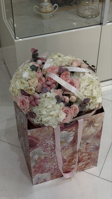 Продам шикарные букет от CELINE