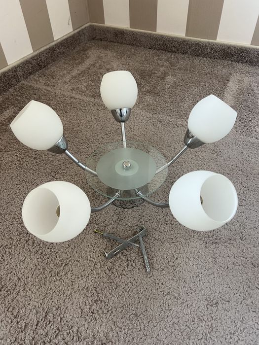 Продавам полилей