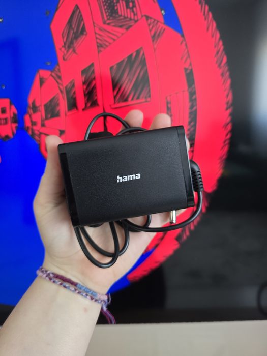 Încarcator universal