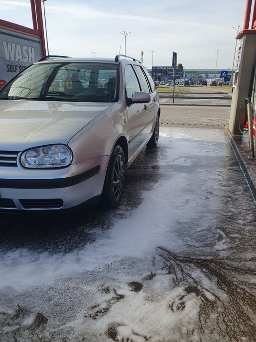 Vând sau schimb golf 4 14 bezina 16 valve