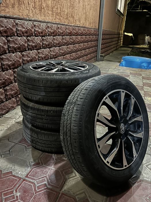Продам летние шины с дисками