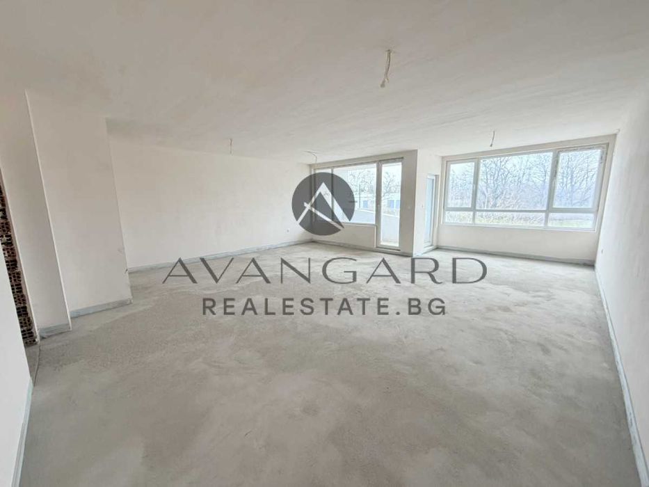 оф.24886 Просторен тристаен с АКТ 16/ Съдийски