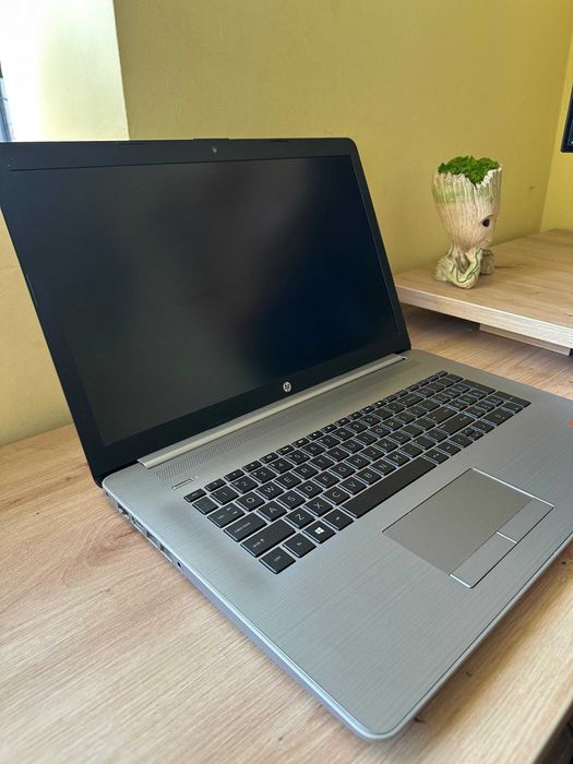 Laptop HP 470 G7 17.3" - Intel i7-10510U | 16GB RAM | SSD 500GB