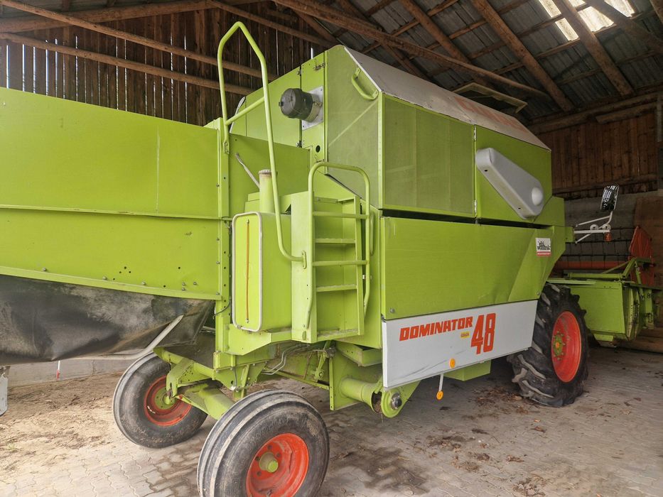 Combina Claas Dominator 48