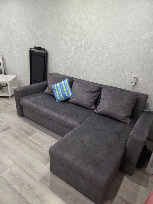 Продам диван угловой