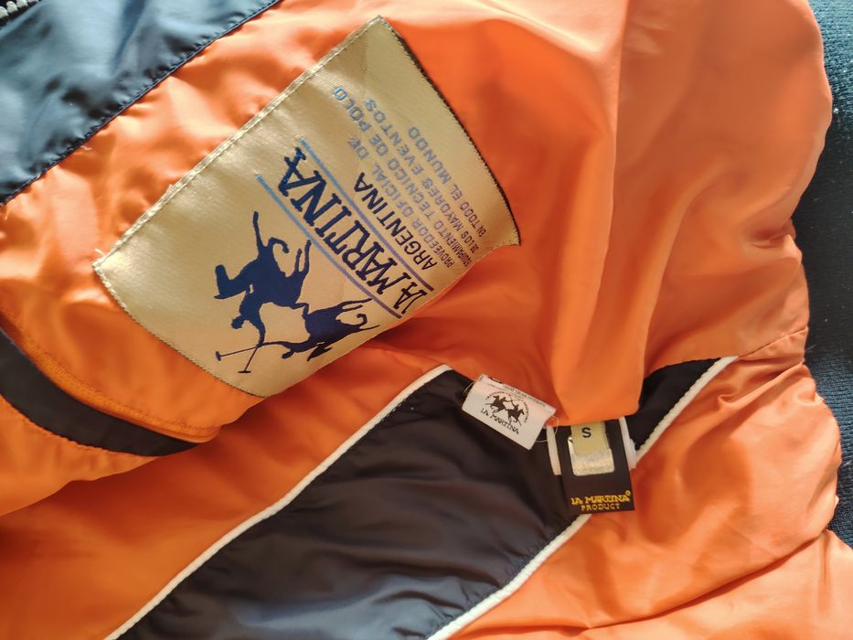 Vând geaca LA Martina