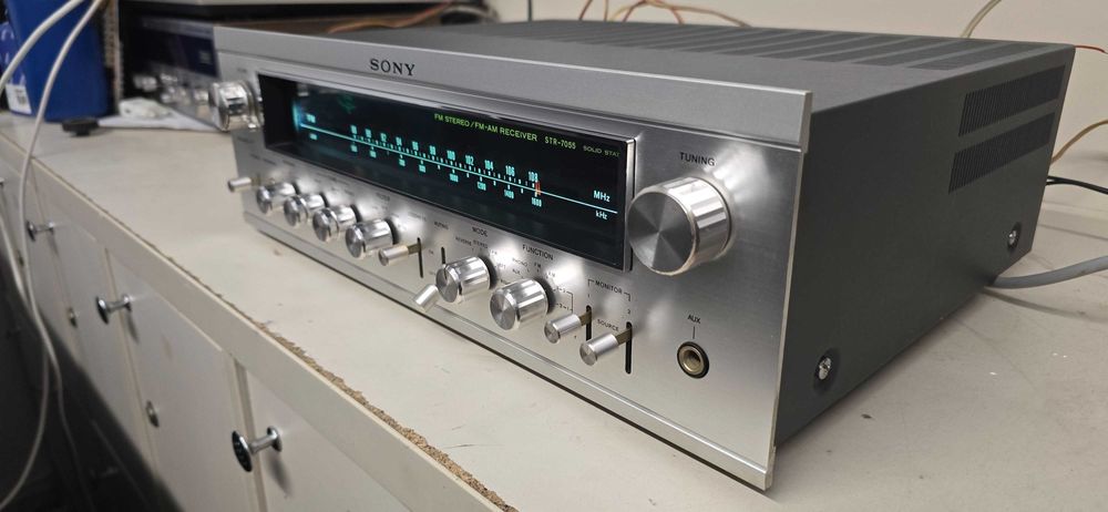 Amplituner  vintage  Sony STR 7055