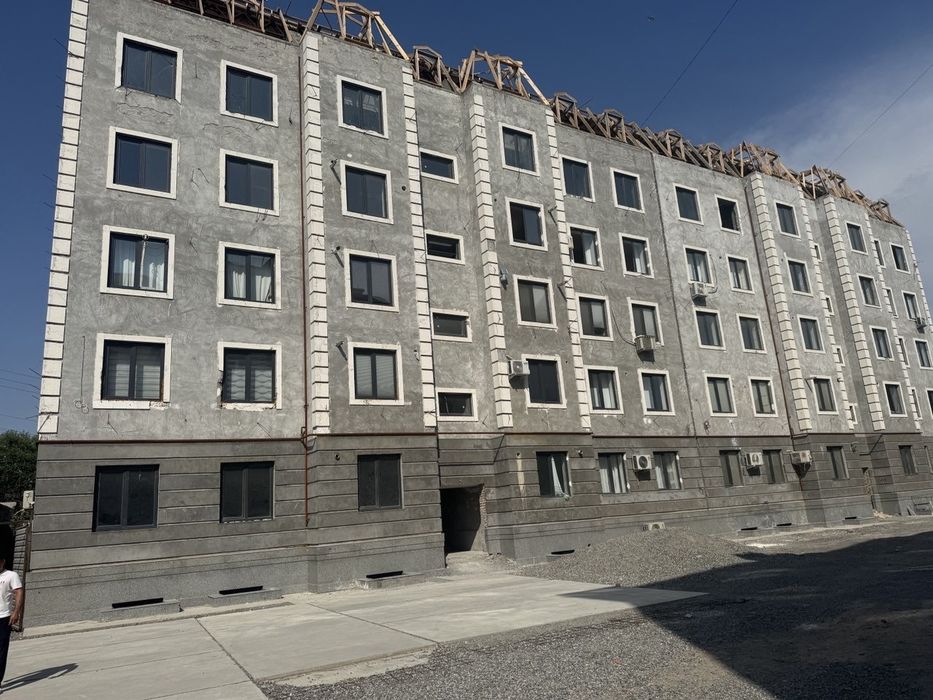 Кукон шахри янги дом 5 этаж 2 хона уй 50 м2 сотилади! Насия савдо бор.