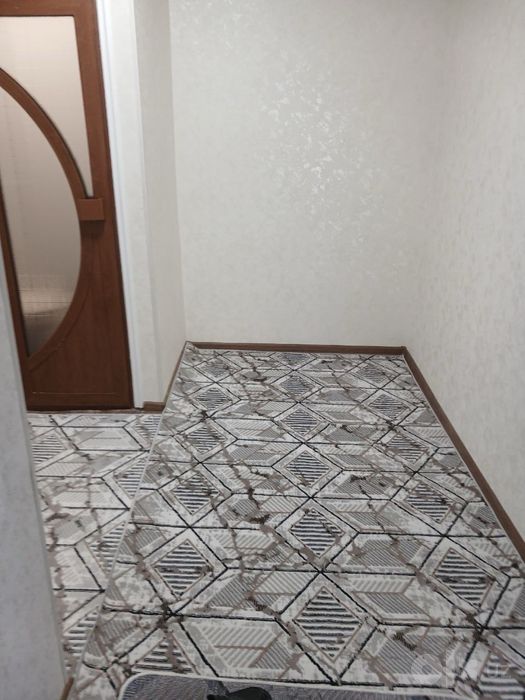 4 каватли домнинг 2 каватида 2 хонали квартира ижарага берилади