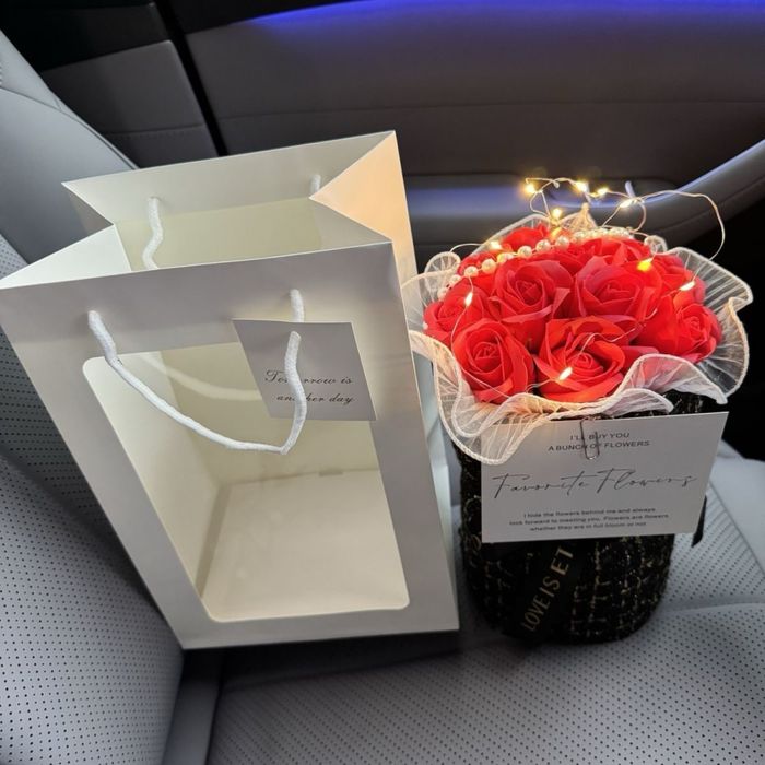 Мыльные и игрушечные букеты