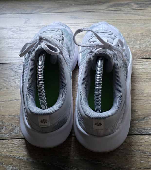 Nike legend essential 41