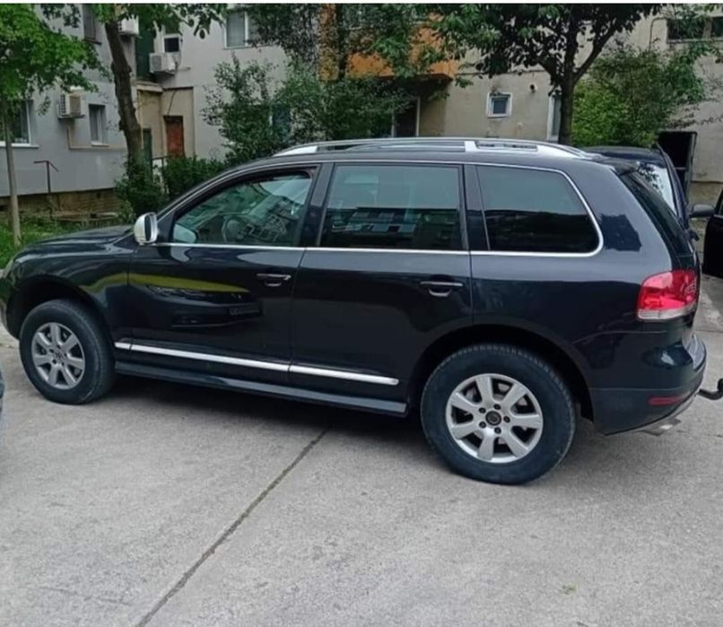 Dezmembrez Touareg 3.0 automat BKS  și BAC 2.5 manual
