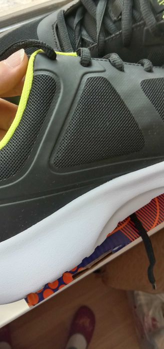 Женские кроссовки 39 размера