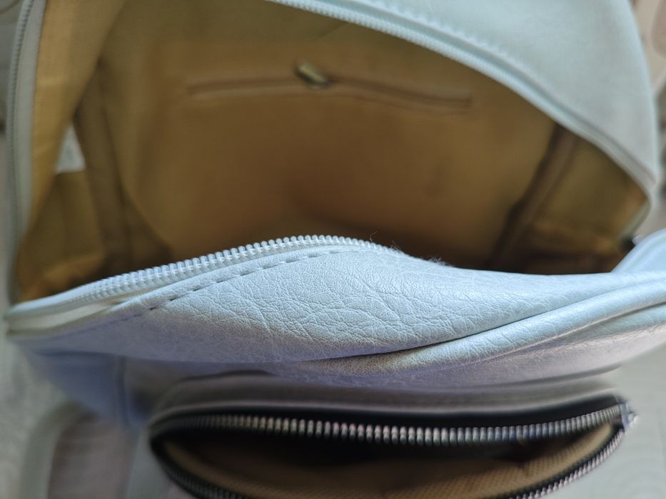 Нова Дамска раница в сиво