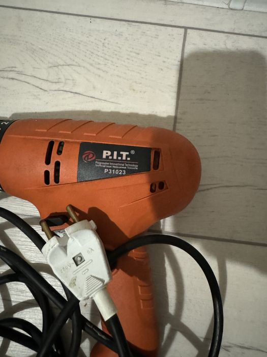 Шуруповерт продаю