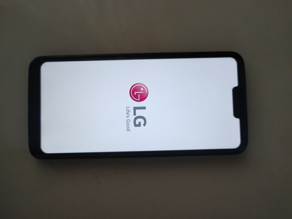 LG Q9 One телефон от компании LG.