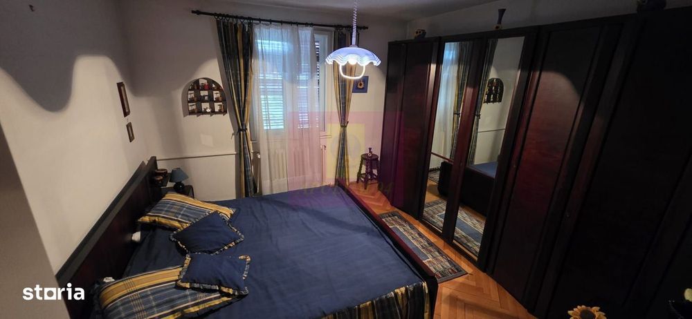 Vila de vanzare cu 6 camere si teren de 1000 mp in Cornu, Prahova